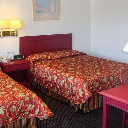 Golden Wheat Budget Host Inn Junction City Exteriér fotografie